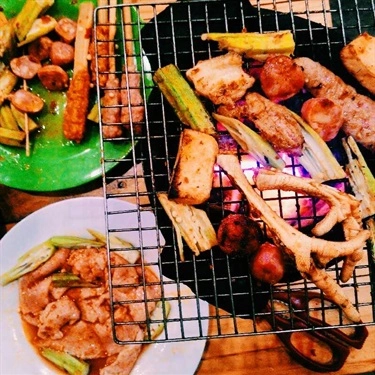 Tổng hợp- Quán Ăn Happy BBQ 2 Xiên Nướng Đồng Giá 5K - Lý Chính Thắng