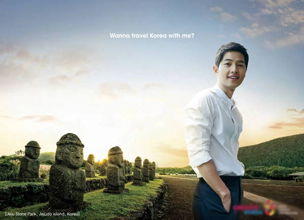 Ngoài đảo Nami, Song Joong Ki còn quảng bá hình ảnh cho hòn đảo huyền bí và xinh đẹp Jeju. Từ lâu, đảo Jeju luôn xuất hiện trong các bộ phim Hàn như một địa điểm dã ngoại, xả hơi hay được lấy để quay những đại cảnh thiên nhiên tươi đẹp chẳng kém gì trời Âu. Không ồn ào, tấp nập như Seoul, đảo Jeju yên bình và trong lành, được mệnh danh là “thiên đường tình yêu” trở thành điểm du lịch hấp dẫn của nhiều du khách, đặc biệt là điểm đến cho tuần trăng mật. Ngoài đảo Nami, Song Joong Ki còn quảng bá hình ảnh cho hòn đảo huyền bí và xinh đẹp Jeju. Từ lâu, đảo Jeju luôn xuất hiện trong các bộ phim Hàn như một địa điểm dã ngoại, xả hơi hay được lấy để quay những đại cảnh thiên nhiên tươi đẹp chẳng kém gì trời Âu. Không ồn ào, tấp nập như Seoul, đảo Jeju yên bình và trong lành, được mệnh danh là “thiên đường tình yêu” trở thành điểm du lịch hấp dẫn của nhiều du khách, đặc biệt là điểm đến cho tuần trăng mật.
