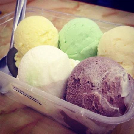 Đã trải qua cả mấy chục năm rồi nhưng kem cân ở đây vẫn còn giữ được hương vị và sức hấp dẫn quen thuộc như thuở ban đầu. (Ảnh: Internet) quĐã trải qua cả mấy chục năm rồi nhưng kem cân ở đây vẫn còn giữ được hương vị và sức hấp dẫn quen thuộc như thuở ban đầu. (Ảnh: Internet)