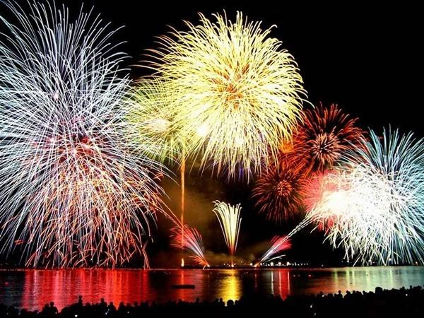Điểm bắn pháo hoa tại Cần Thơ sẽ diễn ra tại khu nhà hàng Hoa Sứ. Điểm bắn pháo hoa tại Cần Thơ sẽ diễn ra tại khu nhà hàng Hoa Sứ.