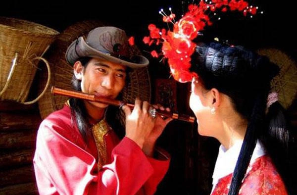 Với người Mosuo, điều quan trọng nhất là tình yêu và đam mê. Nếu không còn yêu nhau, họ chấm dứt mối quan hệ một cách nhẹ nhàng. Ảnh: Chinadiscovery. Với người Mosuo, điều quan trọng nhất là tình yêu và đam mê. Nếu không còn yêu nhau, họ chấm dứt mối quan hệ một cách nhẹ nhàng. Ảnh: Chinadiscovery.