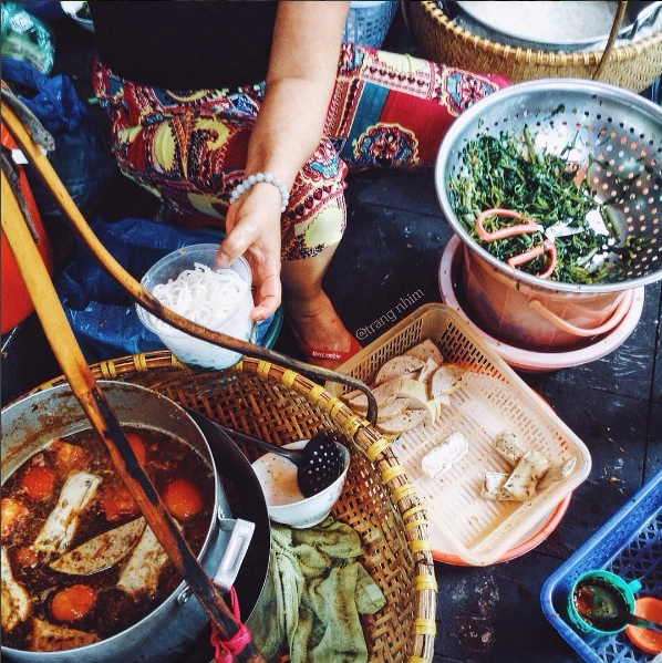 Gánh bún chiều giản dị như thế này (Ảnh: @trangnhimtron)