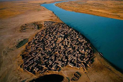 Làng bên sông Niger, Mali hoàn toàn tách biệt với cuộc sống xô bồ bên ngoài da-mat-voi-24-ngoi-lang-nhin-thay-da-muon-bo-chay-ivivu-2