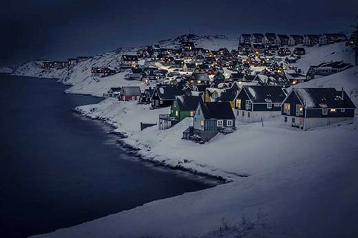 Khung cảnh ban đểm ở ngôi làng Myggedalen, Greenland da-mat-voi-24-ngoi-lang-nhin-thay-da-muon-bo-chay-ivivu-24