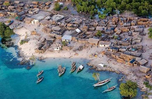Một ngôi làng đẹp tuyệt vời nằm trên bờ biển châu Phi. da-mat-voi-24-ngoi-lang-nhin-thay-da-muon-bo-chay-ivivu-8