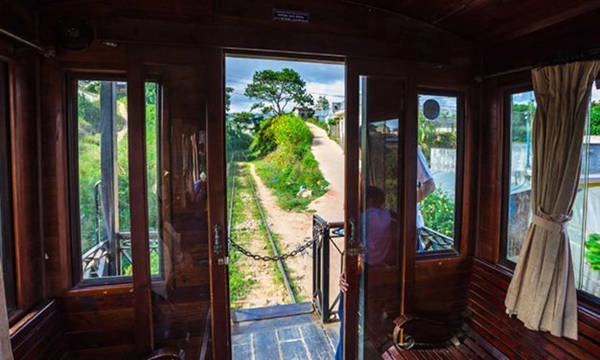 Trên toa tàu cổ - Ảnh: wanderlust Trên toa tàu cổ - Ảnh: wanderlust