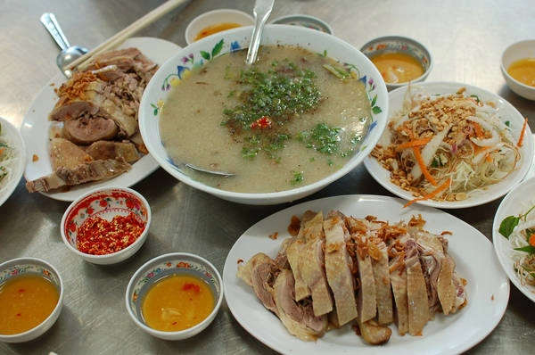 Món cháo vịt đậm đà. Ảnh: ST Món cháo vịt đậm đà. Ảnh: ST
