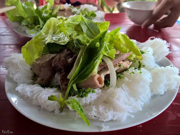 Bánh hỏi lòng heo.Ảnh: Tiểu Duy Bánh hỏi lòng heo.Ảnh: Tiểu Duy