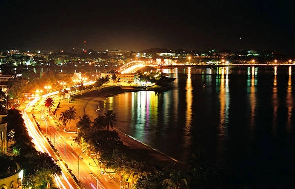 Khám phá vẻ đẹp của phố đêm Nha Trang. Khám phá vẻ đẹp của phố đêm Nha Trang.