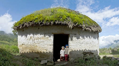 Những ngôi nhà ở Y Tý