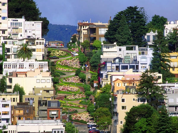 Đường Lombard Street - Ảnh: wp Đường Lombard Street - Ảnh: wp