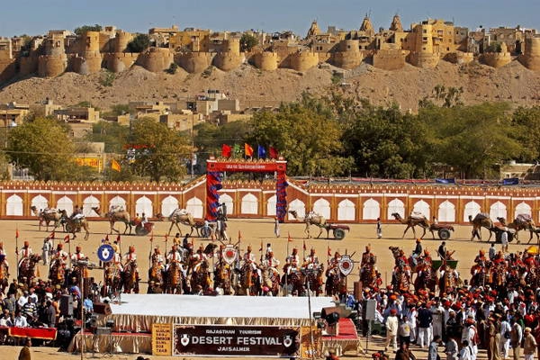 Lễ hội sa mạc ở Jaisalmer - Ảnh: eventfaqs