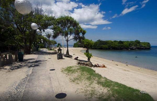 1. Bãi biển Nusa Dua, Nusa Dua, Bali: Nằm cách Denpasar khoảng 40km về phía Nam, Nusa Dua là một bãi biển nổi tiếng của Bali. 10-bai-bien-noi-tieng-cua-du-lich-indonesia-ivivu-1