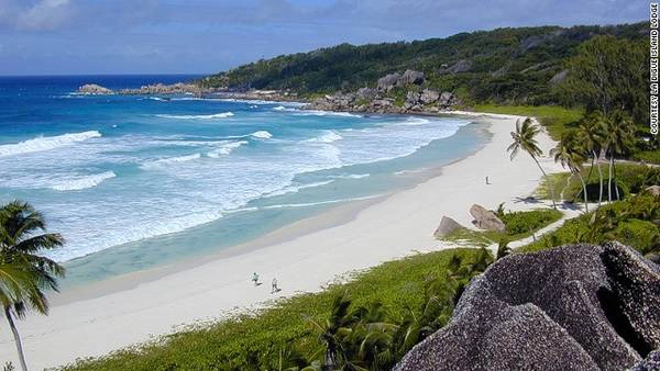 grande-anse-beach-la-digue-island-ivivu2