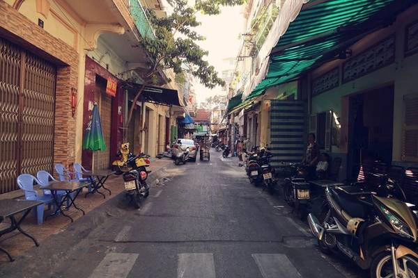 Đường Phú Định dài 65m (quận 5) nằm giữa đường Nguyễn Án và Lương Nhữ Học. Anh cũng gợi ý món bánh xèo ở đầu đường Phú Định rất ngon và giá cả phải chăng. Đường Phú Định dài 65m (quận 5) nằm giữa đường Nguyễn Án và Lương Nhữ Học. Anh cũng gợi ý món bánh xèo ở đầu đường Phú Định rất ngon và giá cả phải chăng.