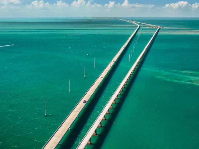 Quốc lộ 1, Florida  Mới đây, Quốc lộ 1 của Florida đã được xếp hạng là con đường nguy hiểm nhất ở Mỹ vì tỷ lệ tai nạn gây tử vong cao nhất. Thực tế, có khoảng 1.079 người đã chết trên đường trong 10 năm qua. Ảnh: FloridaStock.