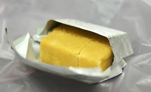 Bạn có thể mua bánh đậu xanh ở thành phố Hải Dương, các cửa hàng trên quốc lộ 5. Ảnh: Ngoisao. Bạn có thể mua bánh đậu xanh ở thành phố Hải Dương, các cửa hàng trên quốc lộ 5. Ảnh: Ngoisao.
