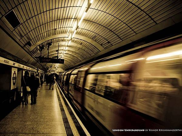 Ga tàu điện ngầm London (Anh) Ga tàu điện ngầm London (Anh)