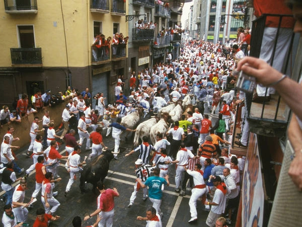 Lễ hội chạy đua với bò tót Pamplona, Tây Ban Nha Lễ hội chạy đua với bò tót Pamplona, Tây Ban Nha