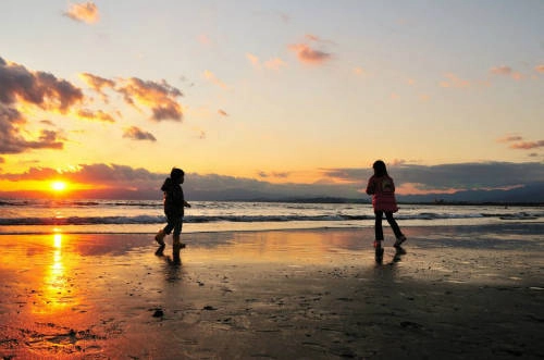 Bãi biển Shonan Shonan là thiên đường cho môn lướt sóng, và du khách còn có thể ngắm nhìn núi Phú Sĩ. Đây là bãi biển nổi tiếng bậc nhất Nhật Bản, một điểm phải đến khi du khách đến Kanagawa mùa hè. Bờ biển rộng, đẹp cùng nhiều hoạt động thú vị. Mùa du lịch biển ở đây kéo dài 6 tuần từ giữa tháng 7 tới cuối tháng 8. Ảnh: ajari. Bãi biển Shonan Shonan là thiên đường cho môn lướt sóng, và du khách còn có thể ngắm nhìn núi Phú Sĩ. Đây là bãi biển nổi tiếng bậc nhất Nhật Bản, một điểm phải đến khi du khách đến Kanagawa mùa hè. Bờ biển rộng, đẹp cùng nhiều hoạt động thú vị. Mùa du lịch biển ở đây kéo dài 6 tuần từ giữa tháng 7 tới cuối tháng 8. Ảnh: ajari.