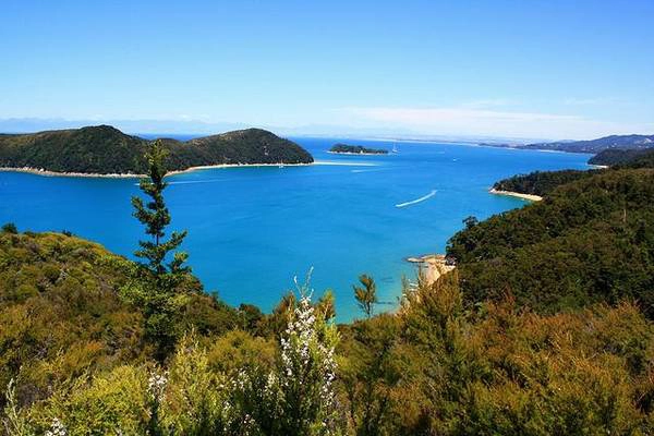 Công viên Quốc gia Abel Tasman từng được bình chọn là một trong những nơi cắm trại lý tưởng nhất trên thế giới. Ảnh: flickr/Bruno Công viên Quốc gia Abel Tasman từng được bình chọn là một trong những nơi cắm trại lý tưởng nhất trên thế giới. Ảnh: flickr/Bruno