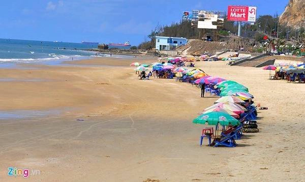 Vũng Tàu, thành phố biển cách TP HCM khoảng 3 giờ chạy xe máy, luôn có sức hút với du khách trẻ và nhóm khách gia đình. Các trải nghiệm bạn nên có ở Vũng Tàu ngoài tắm biển là thưởng thức hải sản, chạy xe trên tuyến đường biển tuyệt đẹp, tham quan khu chợ nổi tiếng, thưởng thức sữa tươi ở các điểm dừng chân. Ảnh: Ngọc An. Vũng Tàu, thành phố biển cách TP HCM khoảng 3 giờ chạy xe máy, luôn có sức hút với du khách trẻ và nhóm khách gia đình. Các trải nghiệm bạn nên có ở Vũng Tàu ngoài tắm biển là thưởng thức hải sản, chạy xe trên tuyến đường biển tuyệt đẹp, tham quan khu chợ nổi tiếng, thưởng thức sữa tươi ở các điểm dừng chân. Ảnh: Ngọc An.