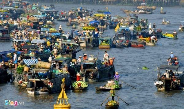 Cần Thơ, vùng đất gạo trắng nước trong, hút khách với những bài ca tài tử trên sông Hậu ở bến Ninh Kiều, ở ngôi nhà cổ, chợ nổi Cái Răng... Ảnh: Nguyễn Quang. Cần Thơ, vùng đất gạo trắng nước trong, hút khách với những bài ca tài tử trên sông Hậu ở bến Ninh Kiều, ở ngôi nhà cổ, chợ nổi Cái Răng... Ảnh: Nguyễn Quang.