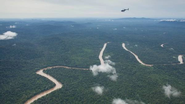 Borneo (khu vực thuộc Malaysia): Ker & Downey sẽ chuyên chở du khách bằng trực thăng tới vùng hẻo lánh nhất của hòn đảo nhiệt đới hoang dã này. Chuyến đi dài 8 ngày sẽ cho du khách cơ hội tới thăm thung lũng Danum, sông Kinabatangan và tiếp xúc với các bộ tộc Dayak. Borneo (khu vực thuộc Malaysia): Ker & Downey sẽ chuyên chở du khách bằng trực thăng tới vùng hẻo lánh nhất của hòn đảo nhiệt đới hoang dã này. Chuyến đi dài 8 ngày sẽ cho du khách cơ hội tới thăm thung lũng Danum, sông Kinabatangan và tiếp xúc với các bộ tộc Dayak.