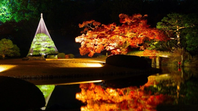 Vườn Rikugien, Tokyo Rikugien vốn là một khu vườn có tiếng ở Tokyo và nơi này rực rỡ hơn cả khi vào mùa lá đỏ. Đêm xuống, khu vườn vẫn mở cửa và thắp sáng thêm đèn nên du khách không tới được ban ngày sẽ có thêm thời gian tận hưởng không gian của mùa thu. Thời gian đẹp nhất là cuối tháng 11 đầu tháng 12. Vườn Rikugien, Tokyo Rikugien vốn là một khu vườn có tiếng ở Tokyo và nơi này rực rỡ hơn cả khi vào mùa lá đỏ. Đêm xuống, khu vườn vẫn mở cửa và thắp sáng thêm đèn nên du khách không tới được ban ngày sẽ có thêm thời gian tận hưởng không gian của mùa thu. Thời gian đẹp nhất là cuối tháng 11 đầu tháng 12.
