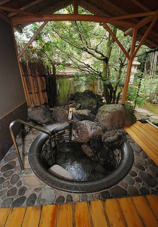 Tắm Onsen là một nét văn hóa đặc sắc ở Nhật.