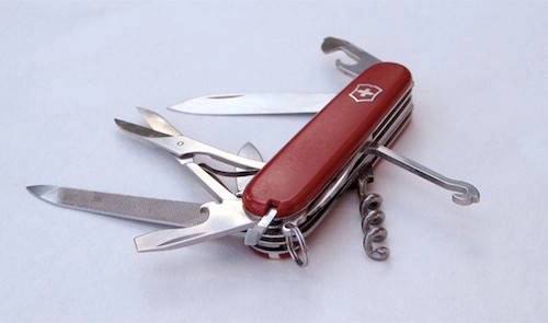 Swiss Army Knife là món quà được phần đông du khách lựa chọn khi tới Thuỵ Sĩ. Tuy nhiên, không phải mọi thứ trên con dao đều do Thuỵ Sĩ chế tác. Cái mở nút chai luôn luôn được sản xuất tại Nhật. Swiss Army Knife là món quà được phần đông du khách lựa chọn khi tới Thuỵ Sĩ. Tuy nhiên, không phải mọi thứ trên con dao đều do Thuỵ Sĩ chế tác. Cái mở nút chai luôn luôn được sản xuất tại Nhật.