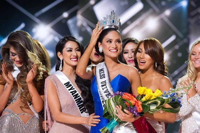 Từ năm 2013, Philippines dần chiếm lĩnh ngôi đầu ở Tứ đại Hoa hậu: Miss Universe, Miss World, Miss International và Miss Earth. Năm nay, 11 hoa hậu của đảo quốc này sẽ diễu hành cùng đoàn vận động viên các nước Đông Nam Á trong lễ khai mạc SEA Games lần thứ 30, trong đó có Pia Wurtzbach - Hoa hậu Hoàn vũ 2015 (ảnh). Ảnh: The Great Pageant Community.