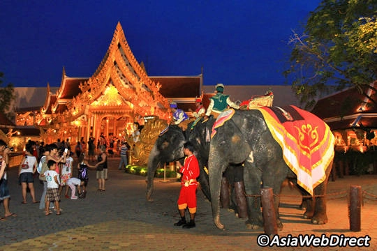 Du lịch Phuket - Phuket Fantasea Show- iVIVU.com