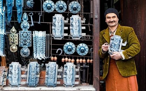 Người dân địa phương luôn chào đón du khách nồng hậu. Ảnh: Matador. Người dân địa phương luôn chào đón du khách nồng hậu. Ảnh: Matador.