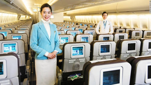 Đào tạo tiếp viên hàng không Trung tâm huấn luyện tiếp viên hàng không ở Hàn Quốc là một trong những lò đào tạo hấp dẫn nhất trên thế giới. Nhiều tiếp viên hàng không từ các hãng trên thế giới đã đến đây tìm hiểu và học hỏi về cách cư xử, giao tiếp trên chuyến bay.