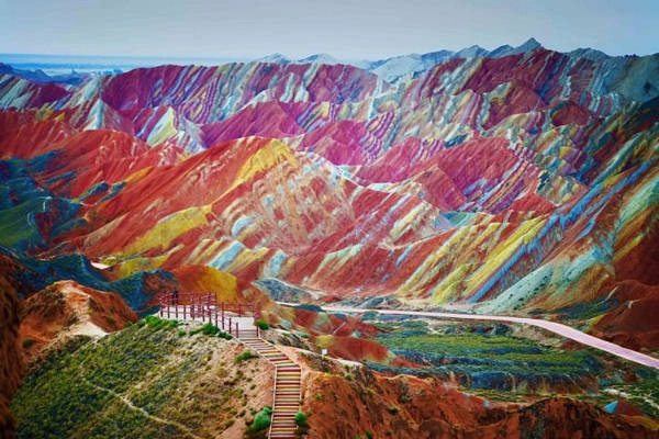 Công viên Địa chất Zhangye Danxia ở tỉnh Cam Túc, Trung Quốc, được công nhận là Di sản văn hóa thế giới với những núi đá nhiều màu sắc và hình thù kỳ lạ đã tồn tại từ hàng triệu năm trước. Công viên Địa chất Zhangye Danxia ở tỉnh Cam Túc, Trung Quốc, được công nhận là Di sản văn hóa thế giới với những núi đá nhiều màu sắc và hình thù kỳ lạ đã tồn tại từ hàng triệu năm trước.