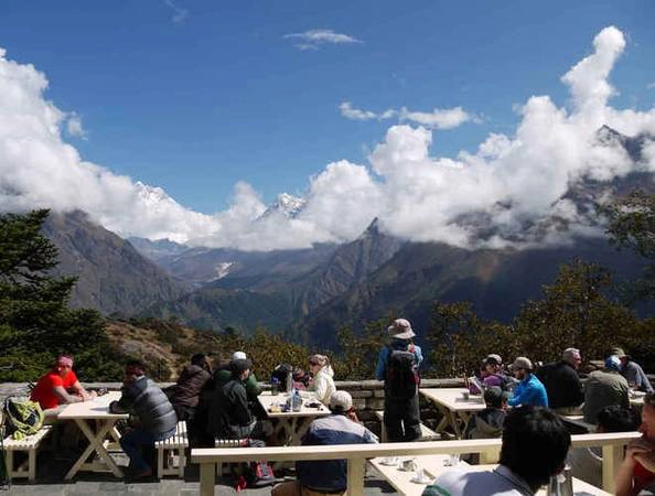 Khách sạn Everest View, Nepal (3.962 m) Khách sạn Everest View, Nepal (3.962 m)