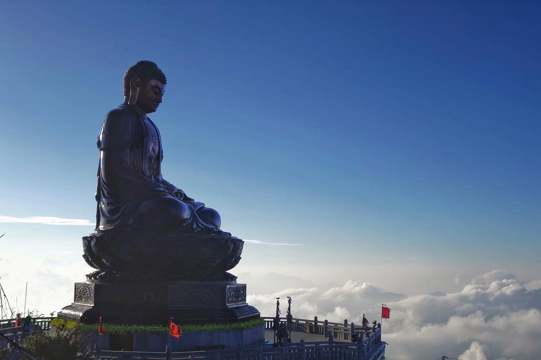 Đại tượng Phật A Di Đà bằng đồng cao nhất Việt Nam (21,5m). Ảnh: vincentchuaps Đại tượng Phật A Di Đà bằng đồng cao nhất Việt Nam (21,5m). Ảnh: vincentchuaps