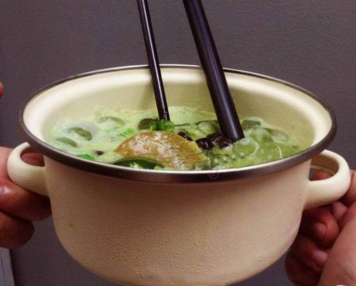 Hấp dẫn du khách nhất ở Bali đó là các quán bar sôi động, với nhiều dòng nhạc đa dạng và dành cho nhiều lứa tuổi khác nhau. Jalan Legian là một trong những con đường trung tâm ở Kuta, nổi tiếng với các quán bar mở cửa nhộn nhịp đến 5h sáng. Ngoài ra, nếu chọn khu vực Seminyak hay Jimbaran để nghỉ chân, bạn cũng sẽ dễ tìm được những club, bar mở cửa đến đêm muộn tại khách sạn lớn. Hấp dẫn du khách nhất ở Bali đó là các quán bar sôi động, với nhiều dòng nhạc đa dạng và dành cho nhiều lứa tuổi khác nhau. Jalan Legian là một trong những con đường trung tâm ở Kuta, nổi tiếng với các quán bar mở cửa nhộn nhịp đến 5h sáng. Ngoài ra, nếu chọn khu vực Seminyak hay Jimbaran để nghỉ chân, bạn cũng sẽ dễ tìm được những club, bar mở cửa đến đêm muộn tại khách sạn lớn.