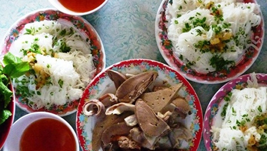 Bánh hỏi lòng heo Bình Thuận