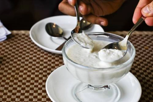 Payasam Một cốc pudding đường sữa của người Ấn Độ có tên là payasam. Đây là món tráng miệng thường có mặt trong những dịp lễ hội và sự kiện lớn ở miền nam Ấn Độ. Gạo hay miến được cho vào nấu sôi, thêm sữa ngọt hoặc nêm nềm với bạch đậu, đào lộn hột, quả hạnh. Payasam Một cốc pudding đường sữa của người Ấn Độ có tên là payasam. Đây là món tráng miệng thường có mặt trong những dịp lễ hội và sự kiện lớn ở miền nam Ấn Độ. Gạo hay miến được cho vào nấu sôi, thêm sữa ngọt hoặc nêm nềm với bạch đậu, đào lộn hột, quả hạnh.