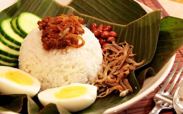 Hầu như đến nơi nào ở Singapore bạn cũng có thể bắt gặp các quầy hàng bán món này.