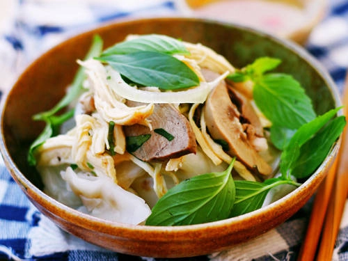 Món bánh ướt lòng gà hấp dẫn. Ảnh: eva.vn Món bánh ướt lòng gà hấp dẫn. Ảnh: eva.vn