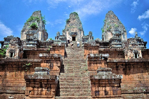 10-ngoi-den-nen-den-nhat-tai-siem-reap-ivivu6