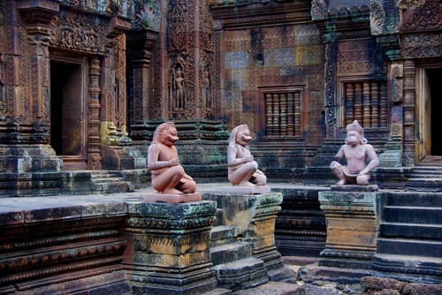 10-ngoi-den-nen-den-nhat-tai-siem-reap-ivivu9