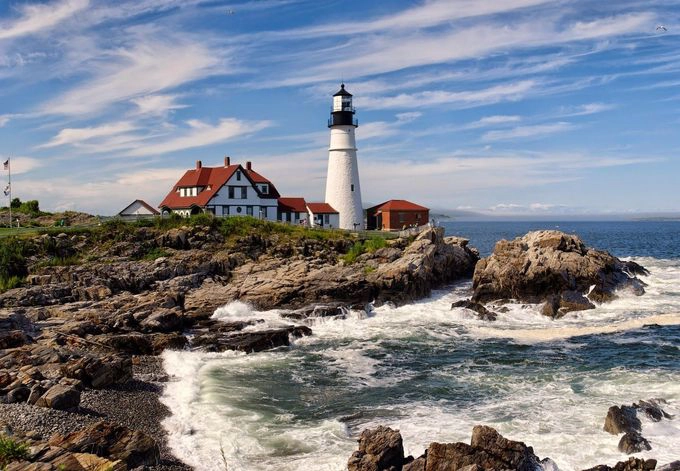 Hải đăng Portland, Maine, Mỹ Ngọn hải đăng lịch sử của Maine nằm ở lối vào cảng Portland trong thị trấn Cape Elizabeth. Hoàn thành vào năm 1791, đây là ngọn hải đăng cổ nhất tại Maine và là một trong những ngọn hải đăng lâu đời nhất ở Mỹ. Công trình này trở thành Địa danh lịch sử Quốc gia vào năm 1973, hiện do Lực lượng Tuần duyên Mỹ quản lý. Ảnh: SJ Wray Photography Hải đăng Portland, Maine, Mỹ Ngọn hải đăng lịch sử của Maine nằm ở lối vào cảng Portland trong thị trấn Cape Elizabeth. Hoàn thành vào năm 1791, đây là ngọn hải đăng cổ nhất tại Maine và là một trong những ngọn hải đăng lâu đời nhất ở Mỹ. Công trình này trở thành Địa danh lịch sử Quốc gia vào năm 1973, hiện do Lực lượng Tuần duyên Mỹ quản lý. Ảnh: SJ Wray Photography