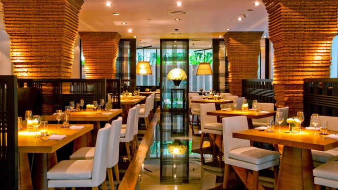 10. Nahm, Bangkok, Thái Lan Nhà hàng Nahm là nơi phục vụ những món ăn đậm đà hương vị, thể hiện rõ nét ẩm thực Thái Lan. 10. Nahm, Bangkok, Thái Lan Nhà hàng Nahm là nơi phục vụ những món ăn đậm đà hương vị, thể hiện rõ nét ẩm thực Thái Lan.