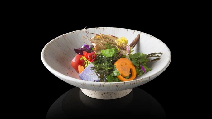 2. Den, Tokyo, Nhật Bản Được biết tới với phong cách tiếp cận hiện đại tới kaiseki - ẩm thực thượng hạng xứ hoa anh đào, nhà hàng Den ở Tokyo là nơi du khách sành ăn không thể bỏ qua. 2. Den, Tokyo, Nhật Bản Được biết tới với phong cách tiếp cận hiện đại tới kaiseki - ẩm thực thượng hạng xứ hoa anh đào, nhà hàng Den ở Tokyo là nơi du khách sành ăn không thể bỏ qua.