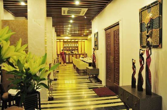 Essence (Tạ Hiện, Hoàn Kiếm): Đoạt giải “Bình chọn của du khách năm 2015”, Essence được nhiều người đánh giá là một trong hai nhà hàng tuyệt nhất Hà Nội, với ẩm thực xuất sắc và cung cách phục vụ thân thiện, chu đáo. Essence (Tạ Hiện, Hoàn Kiếm): Đoạt giải “Bình chọn của du khách năm 2015”, Essence được nhiều người đánh giá là một trong hai nhà hàng tuyệt nhất Hà Nội, với ẩm thực xuất sắc và cung cách phục vụ thân thiện, chu đáo.