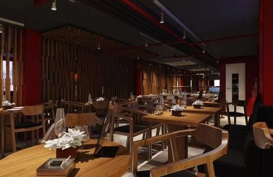 Gia Ngư (Gia Ngư, Hoàn Kiếm): Nhà hàng có thiết kế ấm cúng, với không gian yên tĩnh cho du khách trốn khỏi sự ồn ào, náo nhiệt của Hà Nội. Gia Ngư phục vụ nhiều món ăn của ẩm thực Việt Nam và ẩm thực phương Tây, với đội ngũ phục vụ chuyên nghiệp, thân thiện. Gia Ngư (Gia Ngư, Hoàn Kiếm): Nhà hàng có thiết kế ấm cúng, với không gian yên tĩnh cho du khách trốn khỏi sự ồn ào, náo nhiệt của Hà Nội. Gia Ngư phục vụ nhiều món ăn của ẩm thực Việt Nam và ẩm thực phương Tây, với đội ngũ phục vụ chuyên nghiệp, thân thiện.